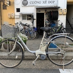 ??　電動自転車　パナソニック　安く　バッテリー　充電器　付き　シルバー　２６インチ　配達可能
