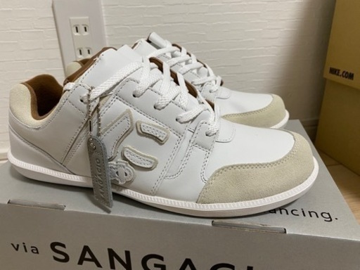 SANGACIO × バンクシー　コラボ　スニーカー