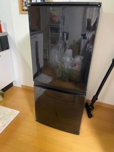 冷蔵庫　黒　シャープ