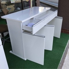 ニトリバーカウンター（食器収納）チェア二脚セット
