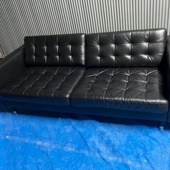 IKEA黒色ソファの画像