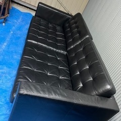 IKEA黒色ソファの画像