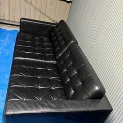 IKEA黒色ソファの画像