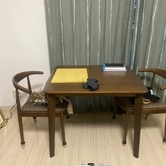 ダイニングテーブルセット　椅子2個