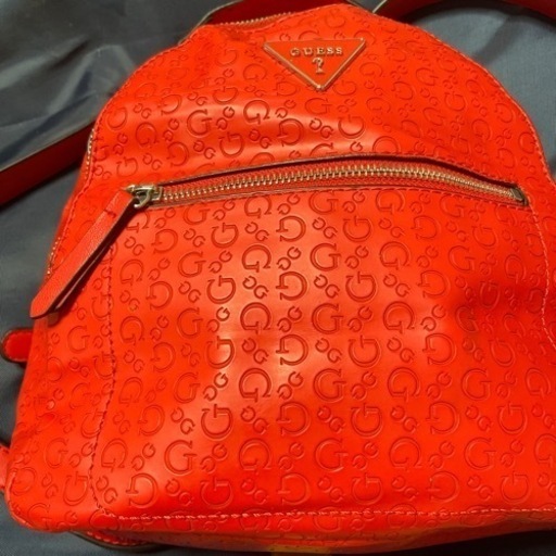 赤色　GUESS