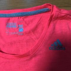 さらに！最終価格！値下げしました！Adidas、Tシャツの画像