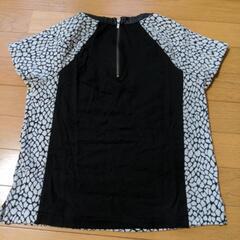 さらに！最終価格！値下げしました！白黒柄Tシャツの画像