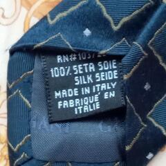 20%offしました♪美品GIORGIO ARMANI  ITALY
シルク100％ネクタイの画像