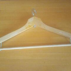 木製ハンガーの画像
