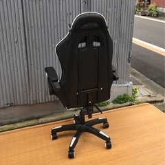 サップボックス　ゲーミングチェア　ホワイト/ブラックの画像
