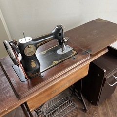 【５月１７日まで】足踏みミシンの画像