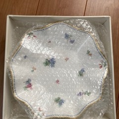 【値下げしました】SangoMAGNA 陶磁器製フルーツ柄のサラダボウルの画像