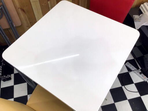 ダイニング3点セット　テーブル×１　チェア×２　750×750×720　レッド＆イエローチェア　合皮　食卓　