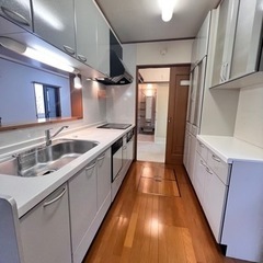 🐕ペット可🐈2階建戸建賃貸🏠角地＆駐車場🚗＆庭＆收納多数。各階に🚽洗面台。愛宕駅、野田市駅🚃 − 千葉県