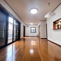 🐕ペット可🐈2階建戸建賃貸🏠角地＆駐車場🚗＆庭＆收納多数。各階に🚽洗面台。愛宕駅、野田市駅🚃 - 野田市
