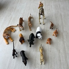 動物のフィギュア