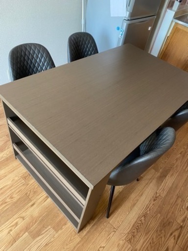 明日5/12取り来てくださる方限定　机のみ解体済み
