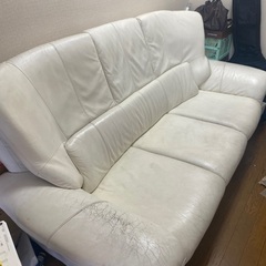 三人掛けソファ　白　お譲りします。