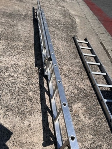 アルミ脚立（セットで2組、バラ売りも可能）