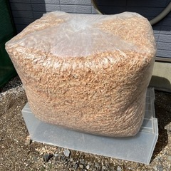 ペット用 天然 木材おが屑 床材 大量 70L ハムスター ネズミ 小動物の画像