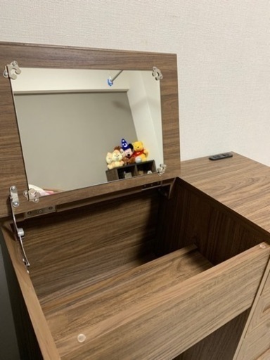 ドレッサーデスク