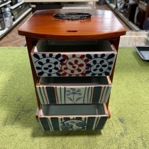 売約済み【BY REUSE 霧島国分新町店 出張買取•見積完全無料¥0】ミニ3段陶器　小物入れ