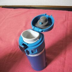 未使用　お弁当箱セットとおまけのポットの画像