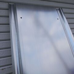 安全鋼板 高さ2m 幅540mm 厚さ1.2mm 柵 DIY 仮囲い 足場 仮設用 工事 亜鉛メッキ シルバー フェンス 丈夫 屋根 鉄板 壁材の画像