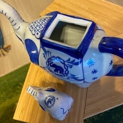 ブルーエレファントのティーポットの画像