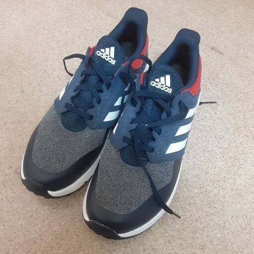 新品‼️adidasデザインスニーカー25センチ
