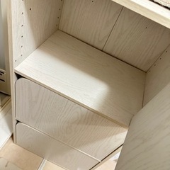ニトリのカラーボックス(3段扉付き)の画像