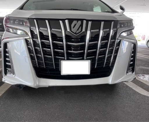 アルファード30系後期フロントバンパー　純正品パーツ　キズ割れあり