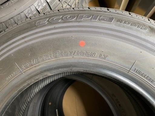 夏タイヤ　ハイエース