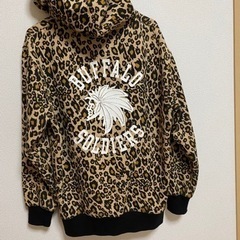 裏庭CAP ミューラルの画像