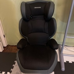 車用ベビー💺3歳から6歳のお子様対象です。