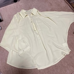 【受け渡し先決定】アンデミュウ　黄色ブラウス