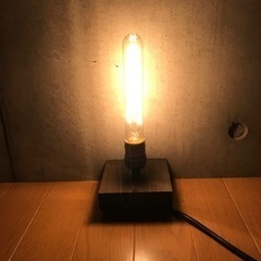 エジソンバルブの木製スタンド