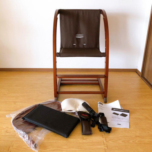 【テーブルセット付き】ファルスカ　スクロールチェア