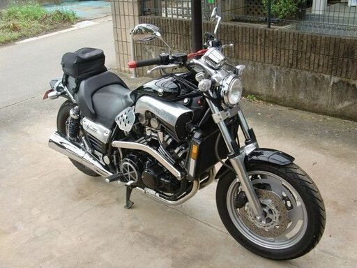 【配送料込み25,000円に変更しました】千葉県野田市発　2000年式VMAX1200 2LTカナダ仕様の外装４点セット （ダミータンク、ダミーエアダクト左右、フロントフェンダー）