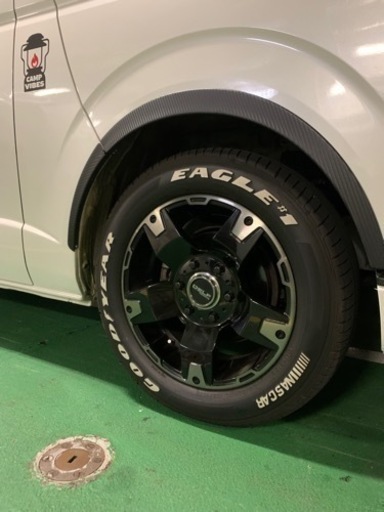 200系　ハイエース　レジアスエース　タイヤ＆ホイールセット（ナット付き）