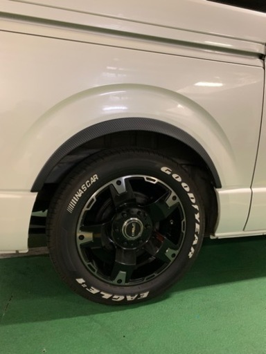 200系　ハイエース　レジアスエース　タイヤ＆ホイールセット（ナット付き）