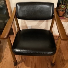 カリモク60 Dチェア　スタンダードブラック