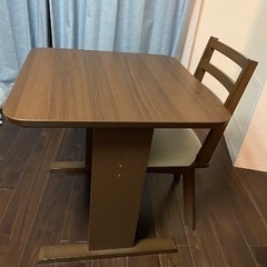 テーブルと椅子