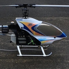ラジコンヘリ2機の画像