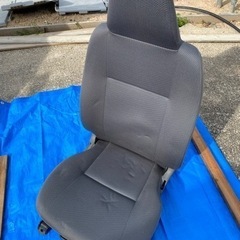 値下げ　ハイエースバン　200系DX 運転席シートの画像