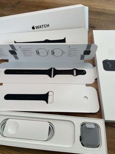 Apple Watch SE（GPS+Cellular） アルミニウム 44mm