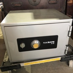 PLUS 金庫 番号 鍵有り 家庭用 業務用の画像