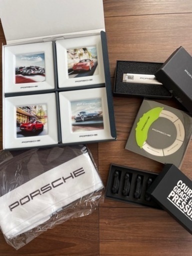 ポルシェのノベルティセット