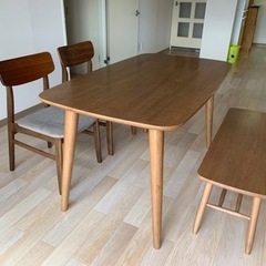 【値下げ】ニトリダイニングセット　テーブル・椅子2脚・ベンチ　ダ...
