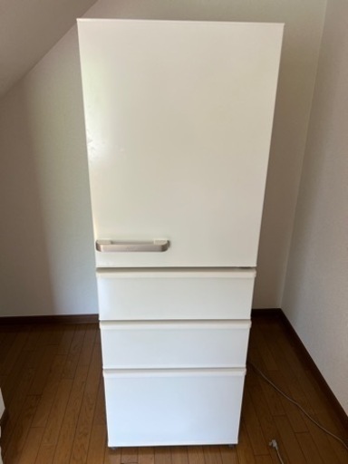 再出品　引取り限定　青森発　2020年製　中古美品　AQUA  AQR-36J(W) 4ドア冷蔵庫　自動製氷　355L  ホワイト